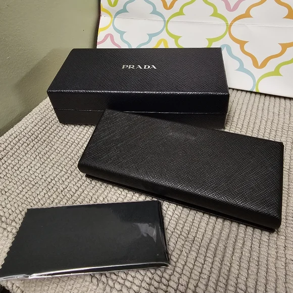 Authentic Prada Eyeglass Case New in Box with Prada cleaning cloth - Picture 4 of 4